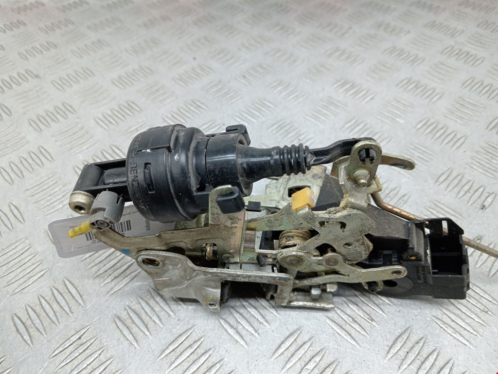 Замок двери передней правой MERCEDES-BENZ C-Class C-klasse W202 1993-2000