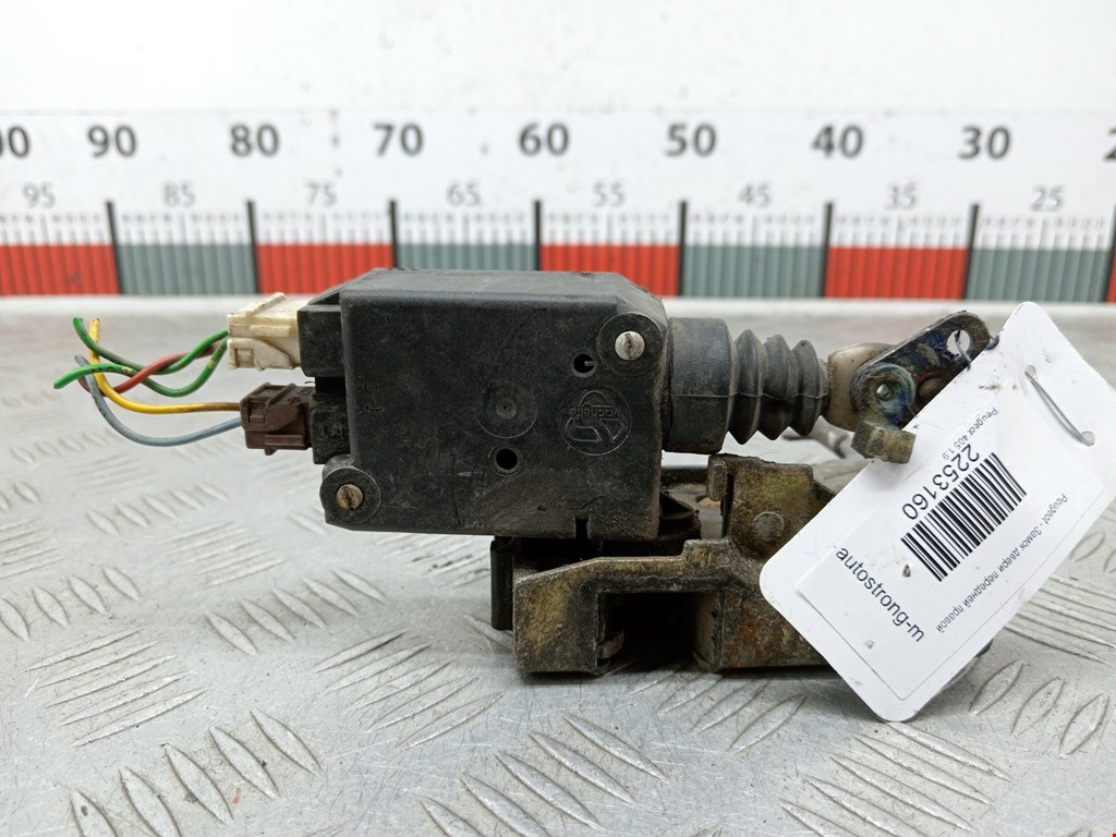 Замок двери передней правой PEUGEOT 405 1987-1997