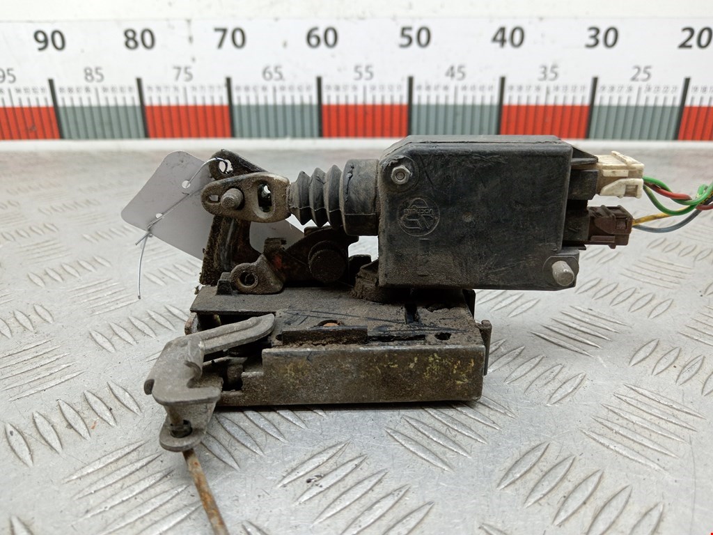 Замок двери передней правой PEUGEOT 405 1987-1997