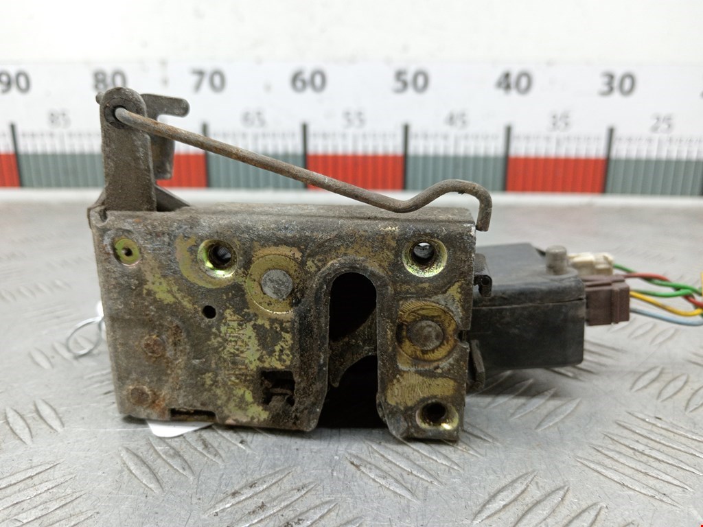 Замок двери передней правой PEUGEOT 405 1987-1997