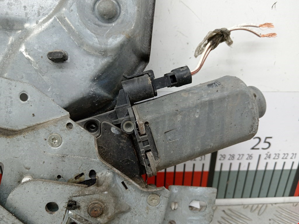 Стеклоподъемник передний правый RENAULT Laguna 1993-2000