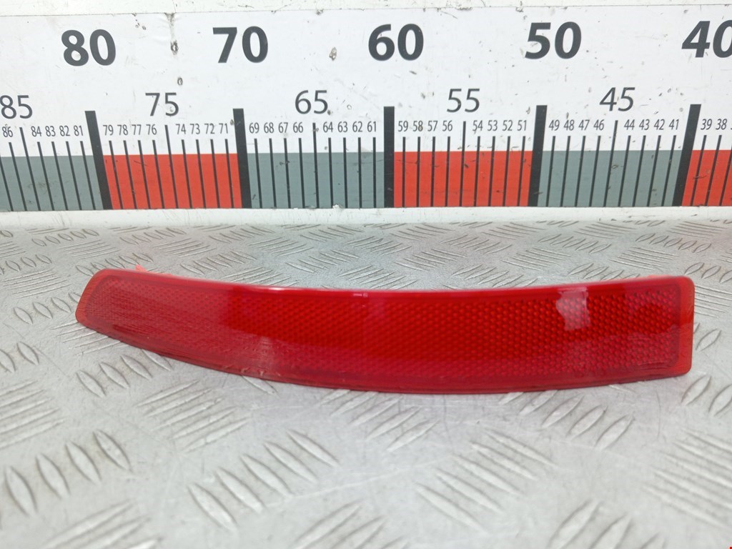 Катафот (отражатель) бампера правый Volkswagen Jetta 6 (2010-2018)