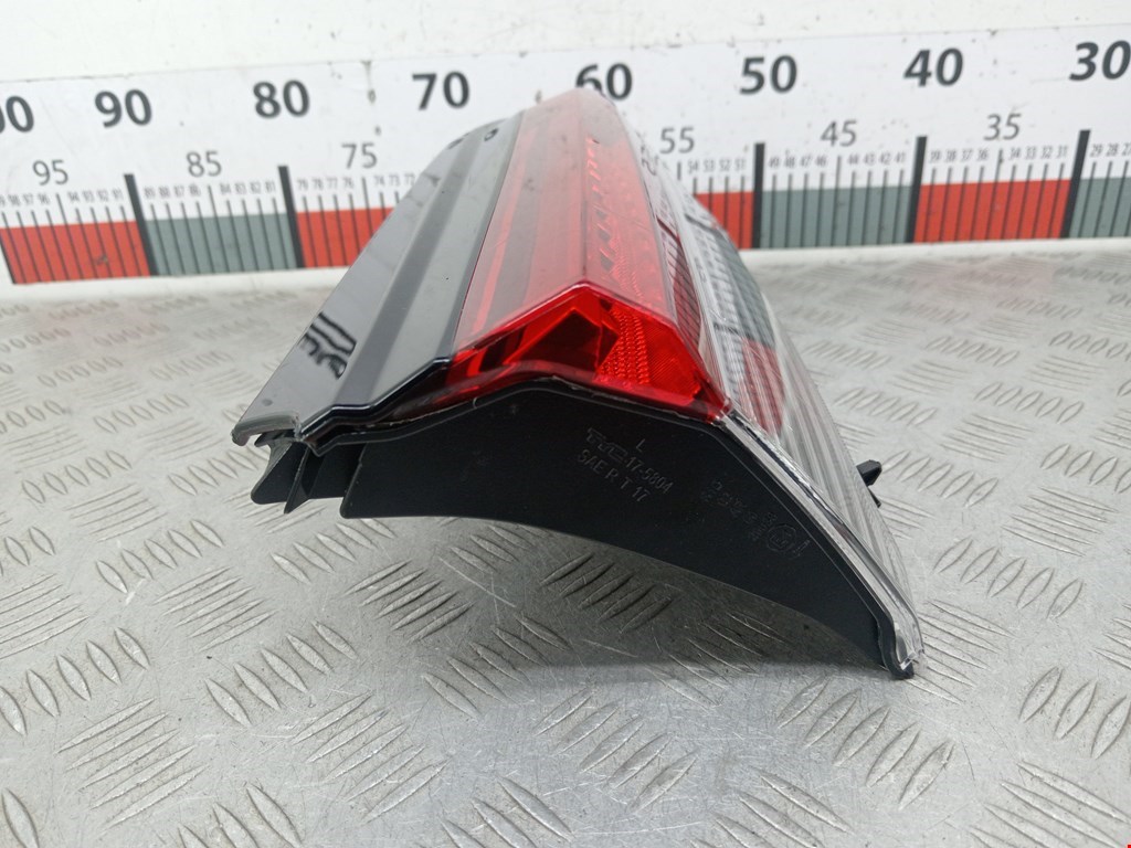 Фонарь задний внутренний левый TOYOTA RAV 4 XA50 2018-н.в.