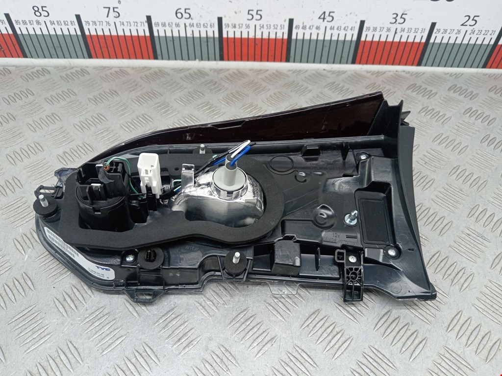 Фонарь задний внутренний левый TOYOTA RAV 4 XA50 2018-н.в.