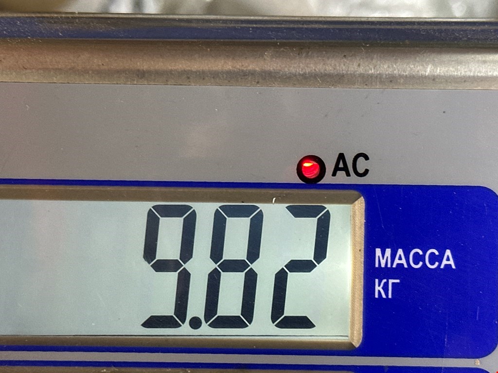 Усилитель переднего бампера (передний) VOLKSWAGEN Golf VI 2009-2012