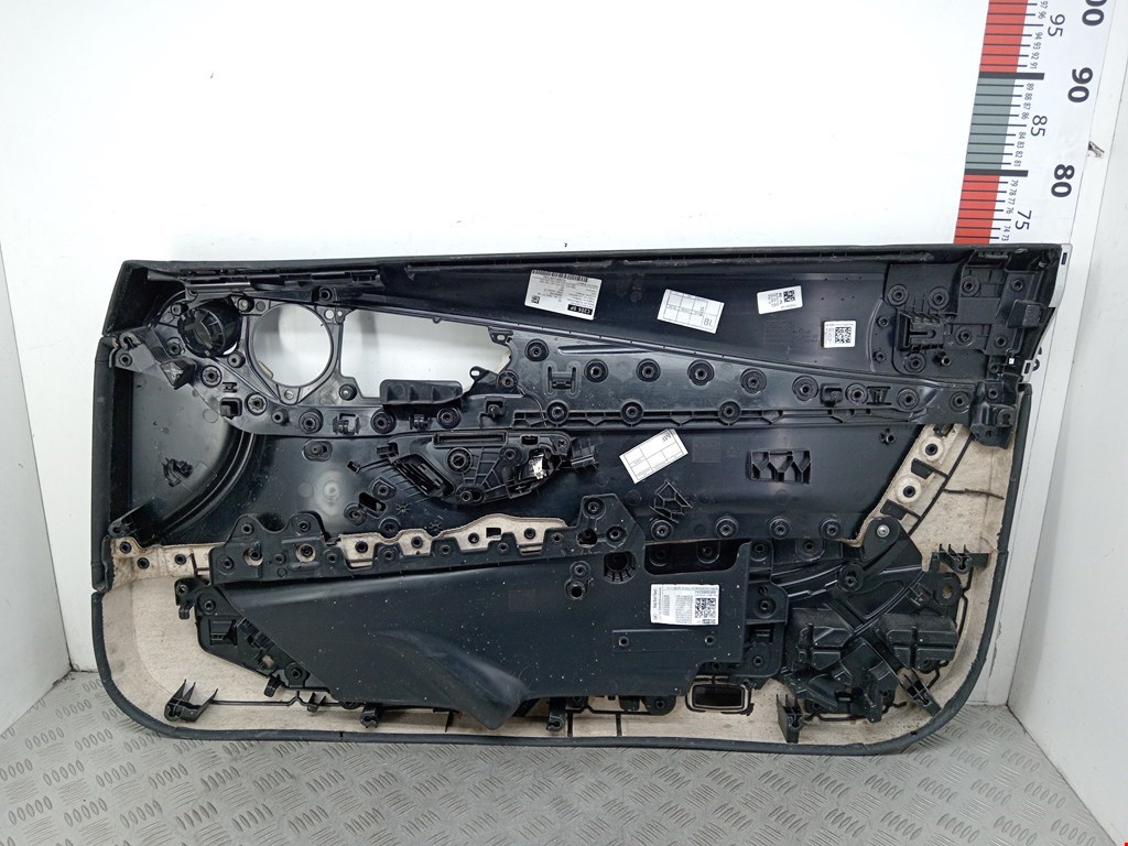 Обшивка двери передняя левая MERCEDES-BENZ C-Class C-klasse W205 2014-н.в.