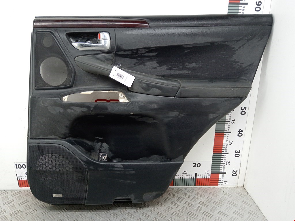Обшивка двери задняя правая LEXUS LX 570 2007-н.в.