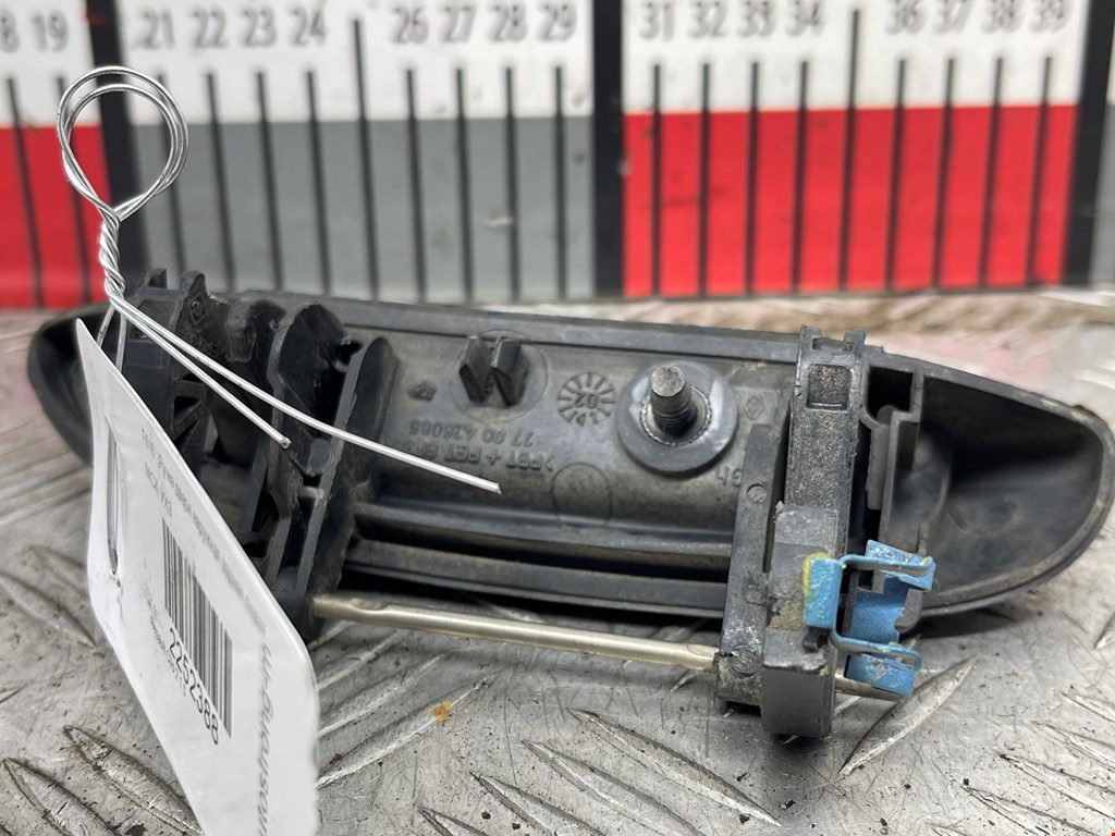 Ручка двери задней наружная левая RENAULT Clio 1998-2008