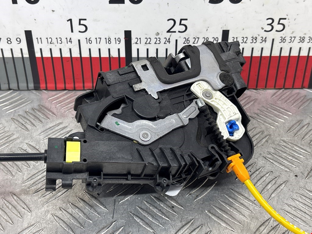 Замок двери передней левой MERCEDES-BENZ C-Class C-klasse W205 2014-н.в.