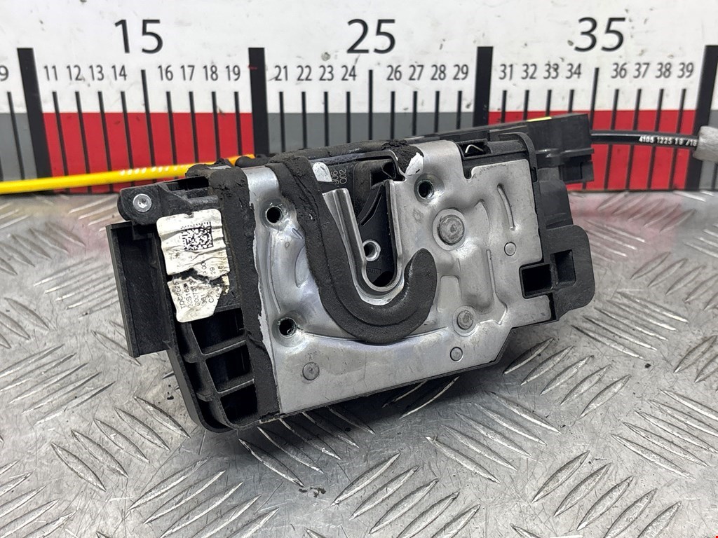 Замок двери передней левой MERCEDES-BENZ C-Class C-klasse W205 2014-н.в.