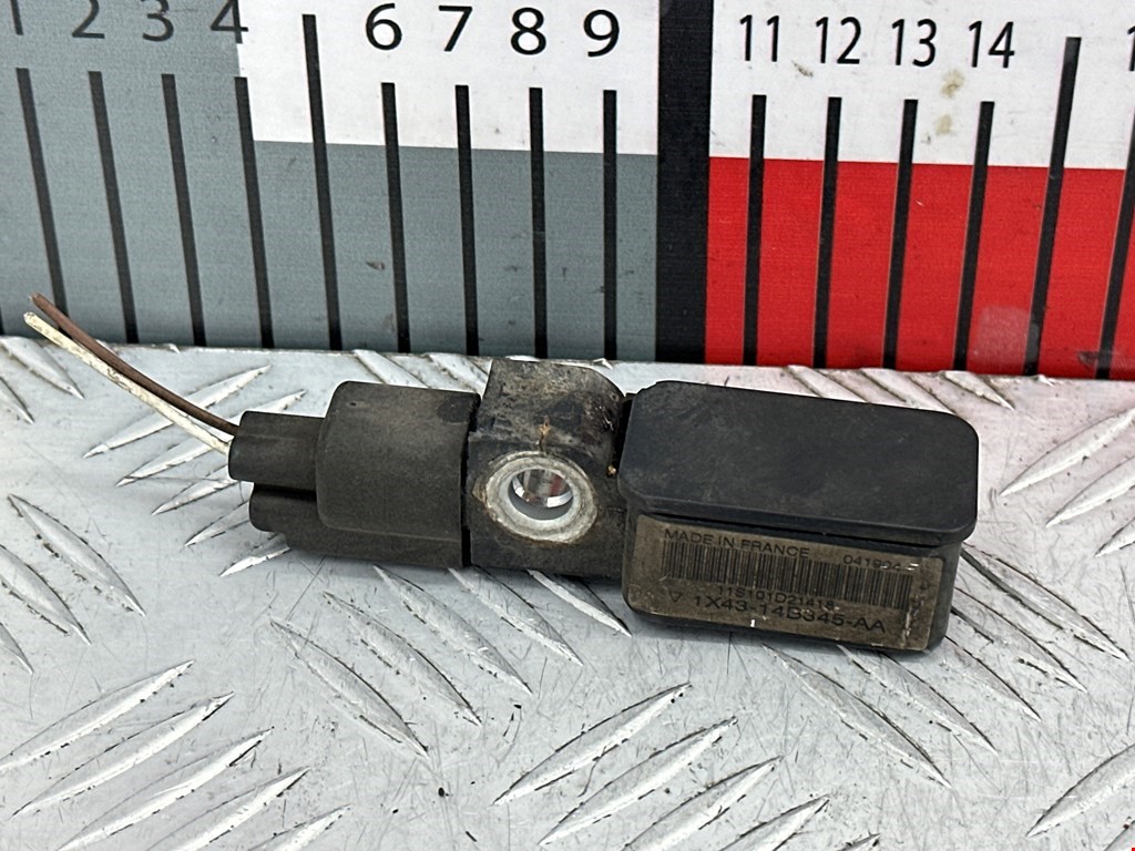 Датчик удара Jaguar S-Type (1998-2008)