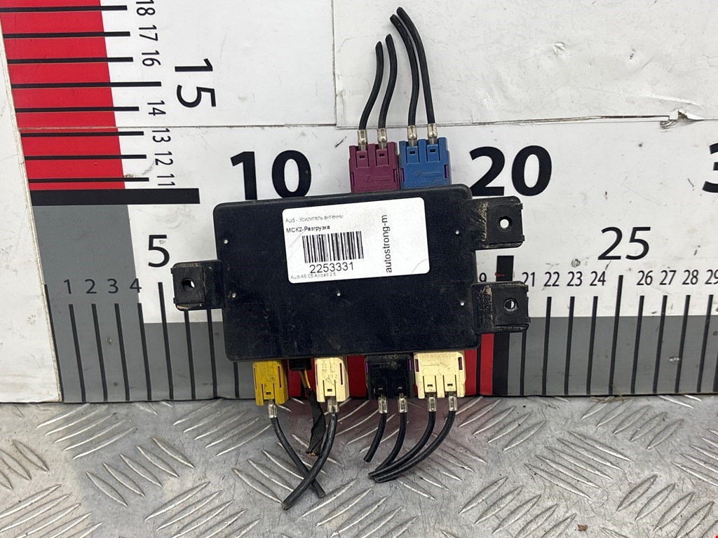 Усилитель антенны AUDI A6 Allroad C5 2000-2006