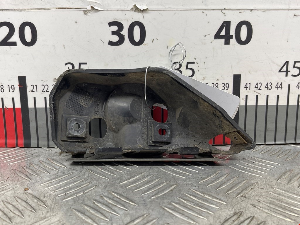 Кронштейн переднего бампера правый VOLVO V50 I 2004-2012