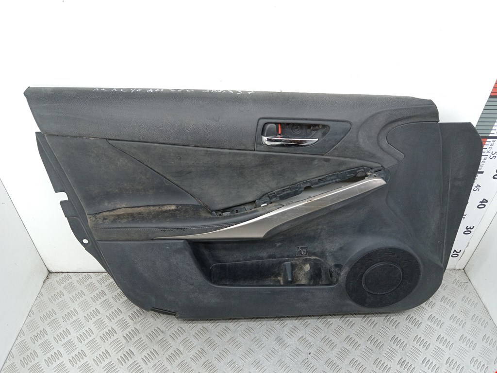 Обшивка двери передняя левая LEXUS IS 2013-н.в.