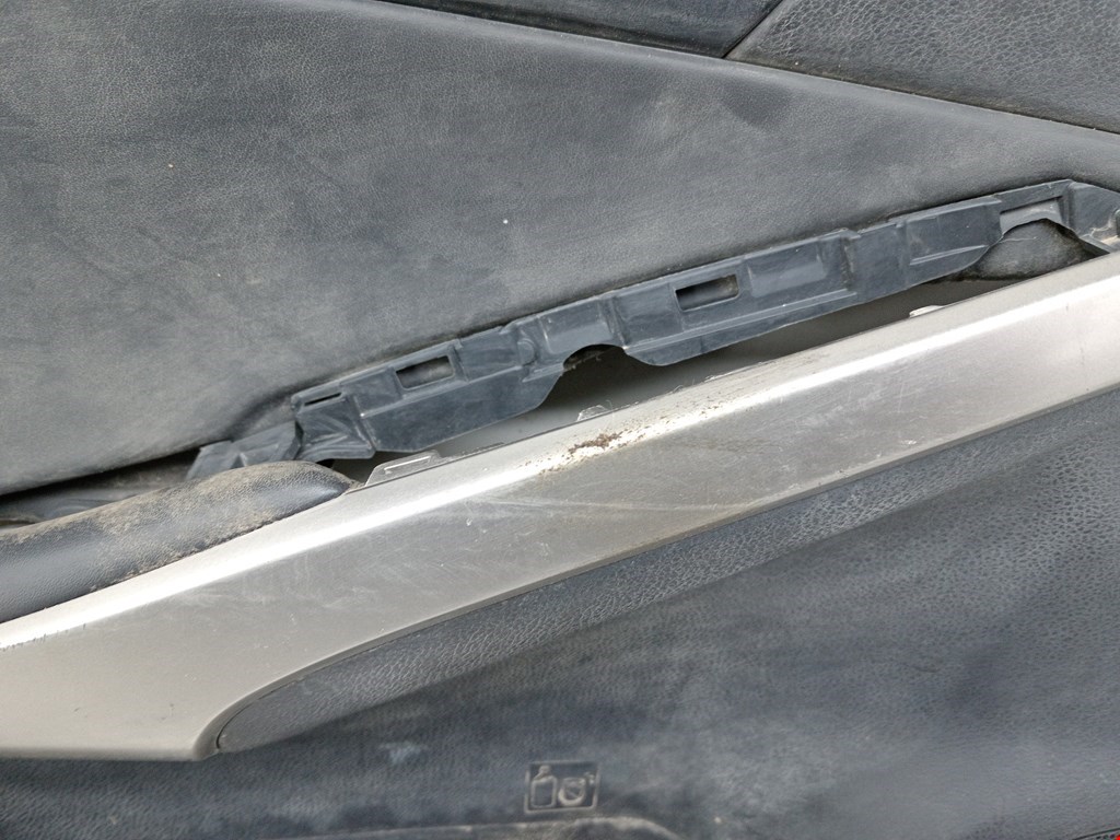 Обшивка двери передняя левая LEXUS IS 2013-н.в.