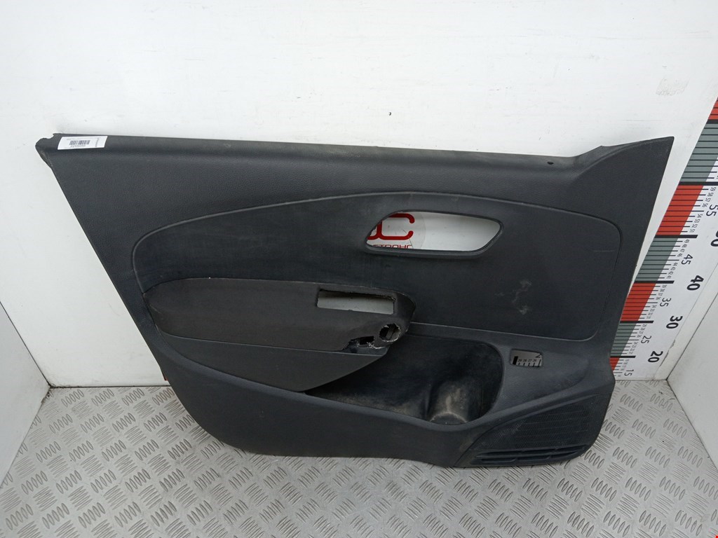 Обшивка двери передняя левая VOLKSWAGEN Polo V Sed Rus 2011-2020