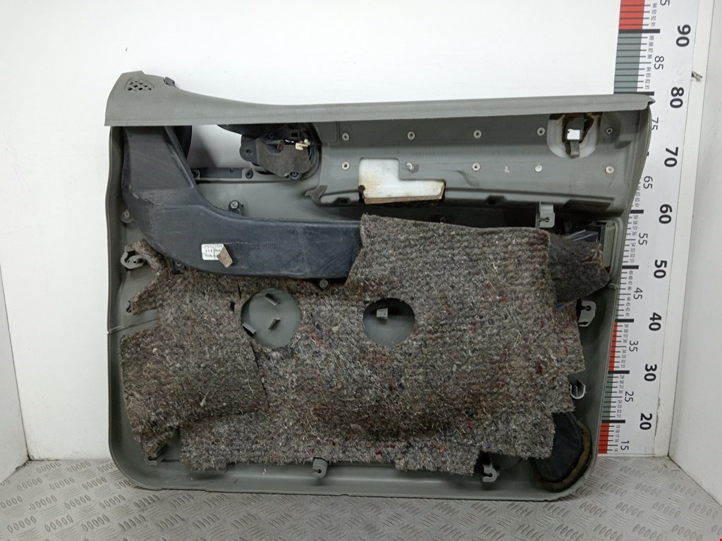 Обшивка двери передняя левая CHRYSLER Voyager IV RG 2001-2007