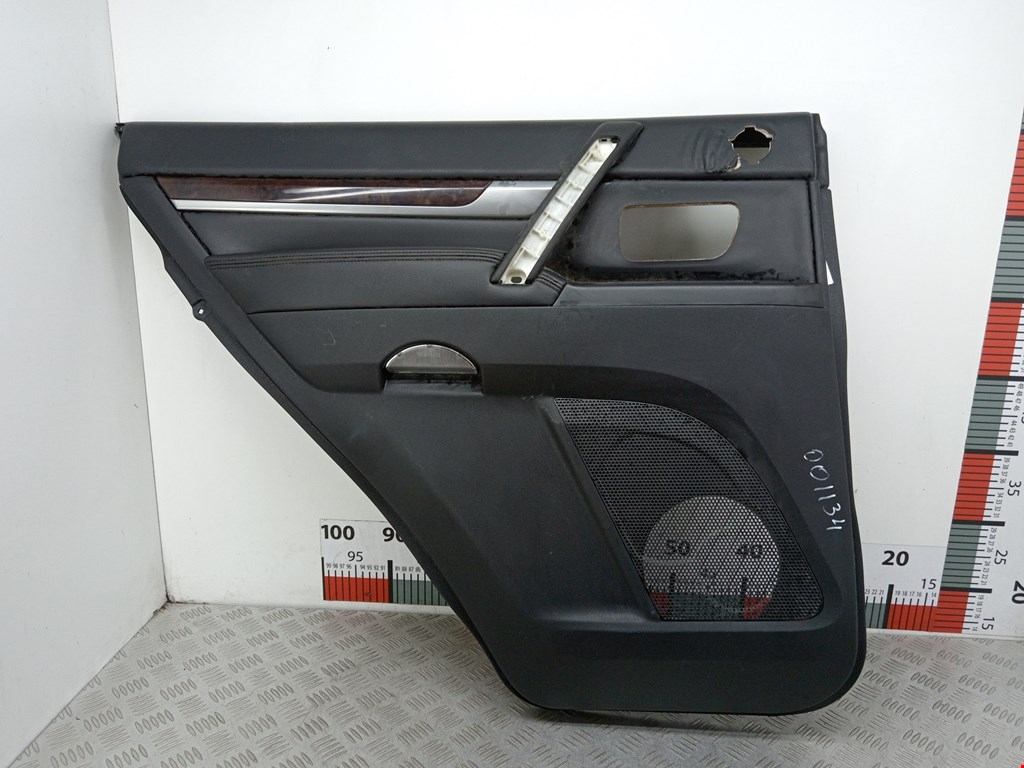 Обшивка двери задняя левая MITSUBISHI Pajero IV 2006-2022