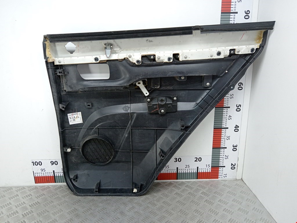 Обшивка двери задняя левая MITSUBISHI Pajero IV 2006-2022
