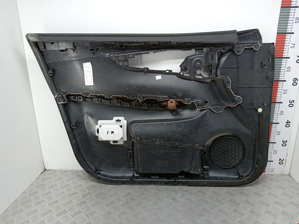 Обшивка двери передняя правая NISSAN Qashqai J11 2013-2022