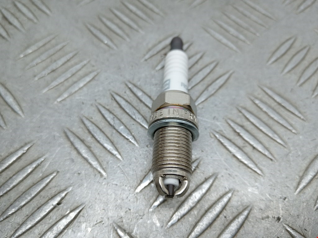 Свеча зажигания Mercedes E-Class (W210) (1995-2003)