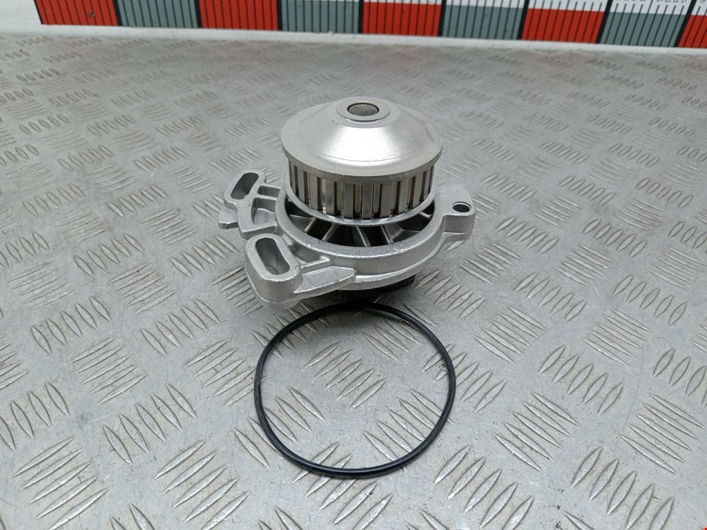 Насос водяной (помпа) AUDI 100 C3 1982-1991