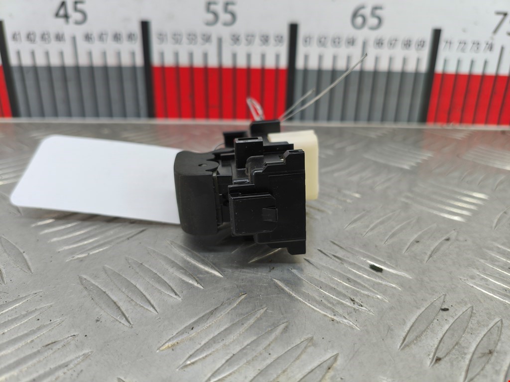 Кнопка стеклоподъемника TOYOTA Camry XV50 2011-2018