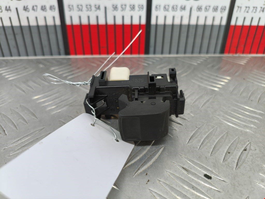 Кнопка стеклоподъемника TOYOTA Camry XV50 2011-2018