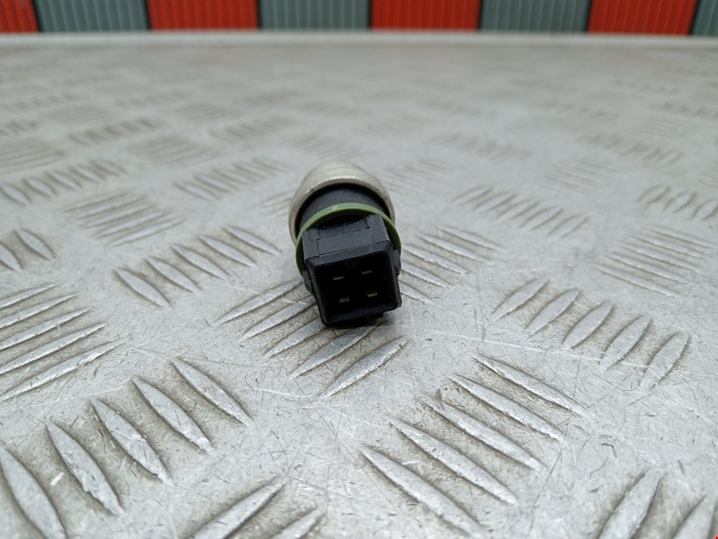 Датчик температуры (охлаждающей жидкости) VOLKSWAGEN Golf III 1991-1997