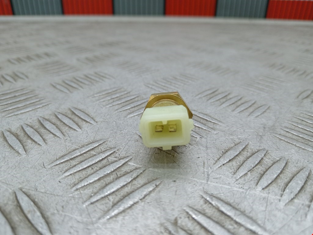 Датчик температуры (охлаждающей жидкости) AUDI 100 C3 1982-1991