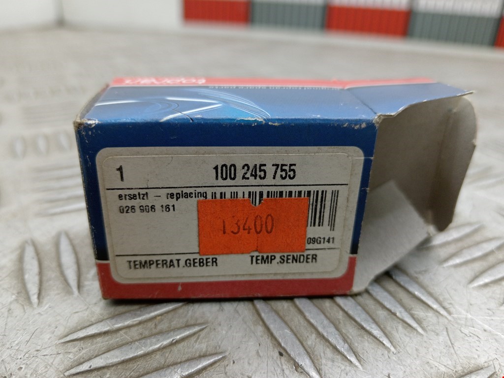 Датчик температуры (охлаждающей жидкости) AUDI 100 C3 1982-1991