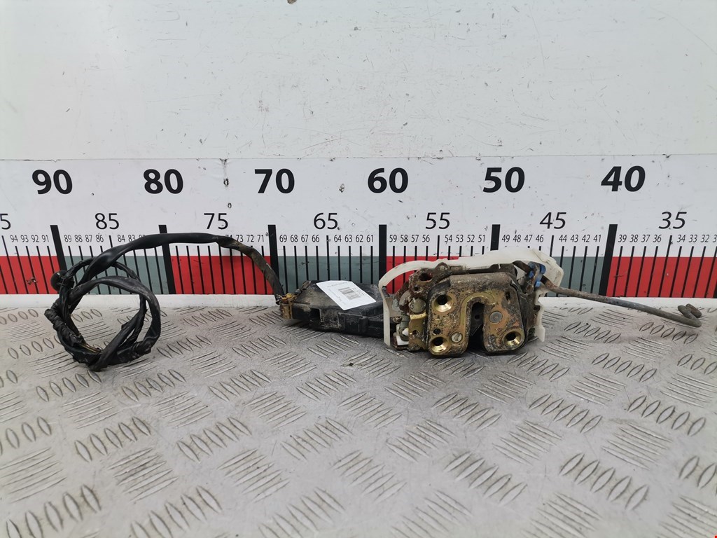 Замок двери передней левой SUBARU Legacy 1998-2004