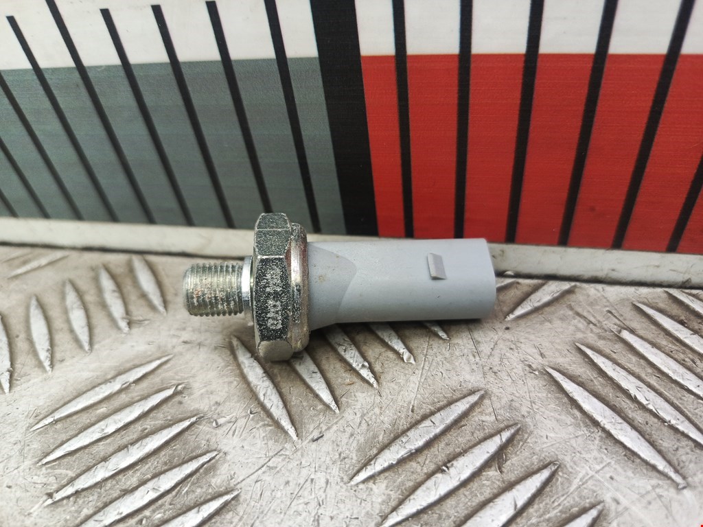 Датчик давления масла AUDI A8 D3 2003-2010