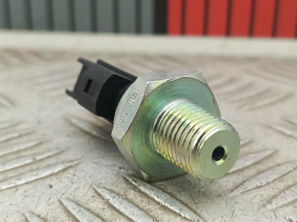 Датчик давления масла FORD Mondeo II 1996-2000