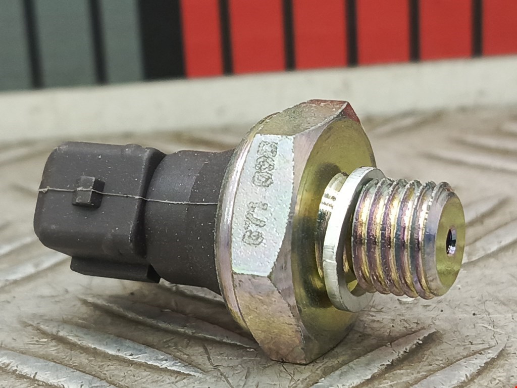 Датчик давления масла BMW 1er E81\E87 2004-2011