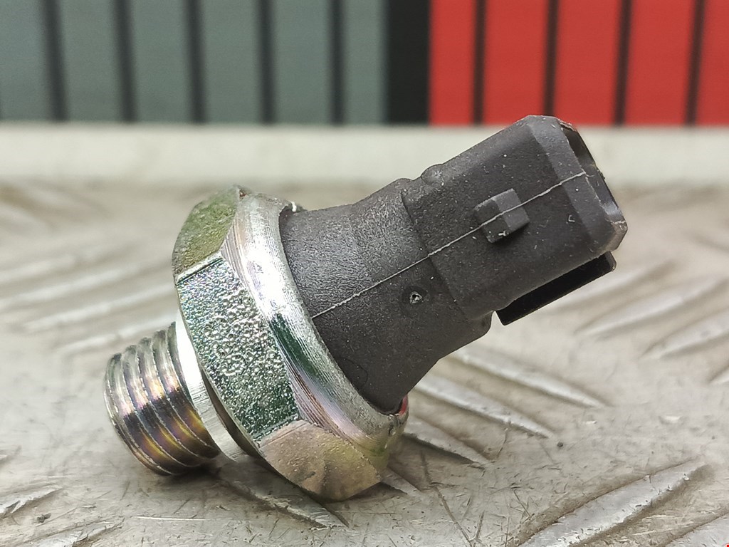 Датчик давления масла BMW 1er E81\E87 2004-2011