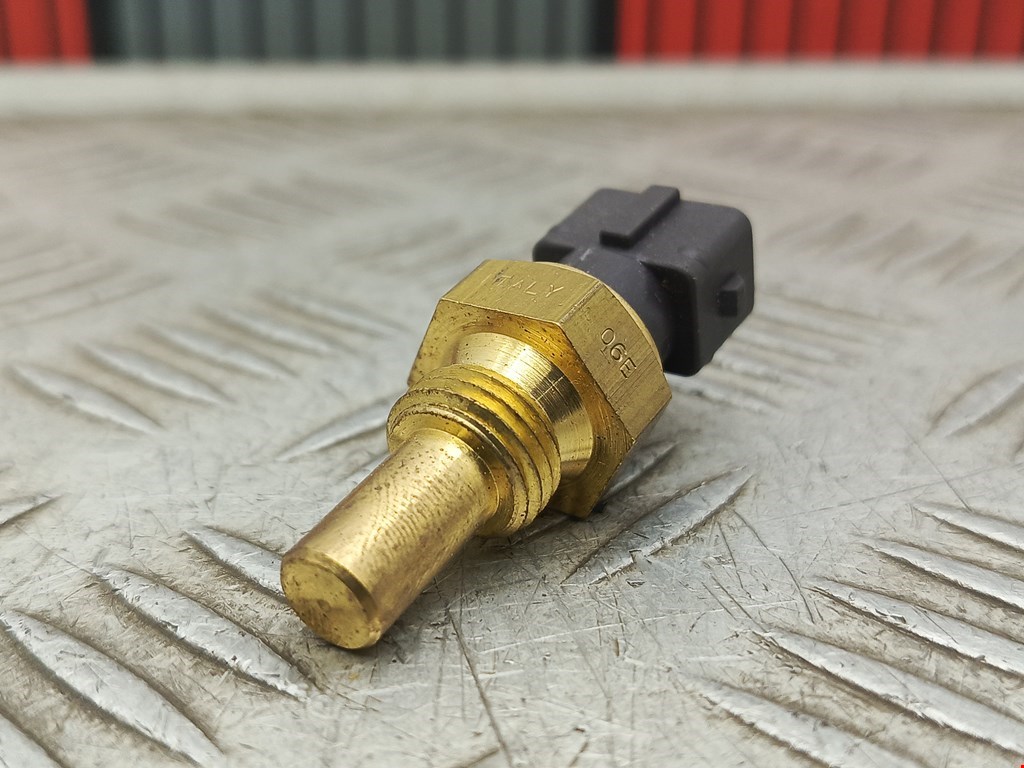 Датчик температуры (охлаждающей жидкости) BMW 5er 5 серия E34 1988-1997