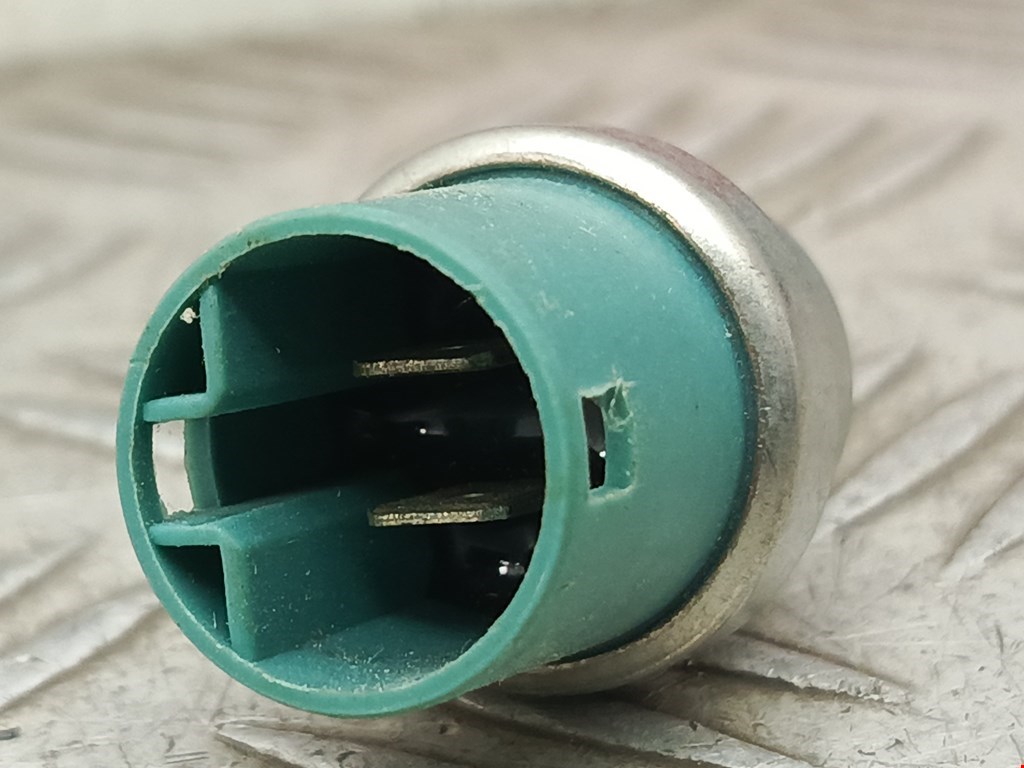 Датчик температуры (охлаждающей жидкости) VOLKSWAGEN Golf II 1983-1992