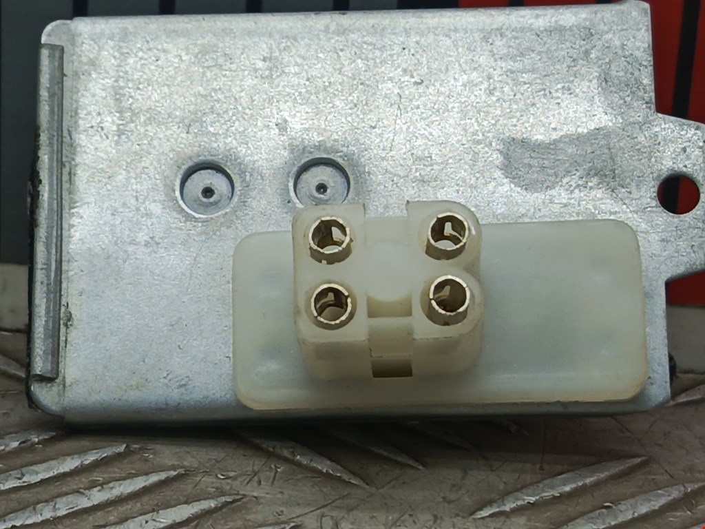 Резистор отопителя (сопротивление печки) VOLKSWAGEN Jetta II 1984-1992