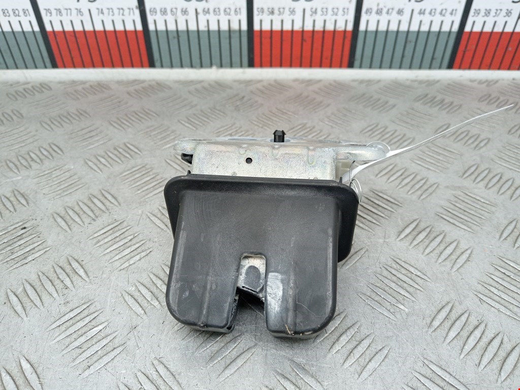 Замок багажника (крышки двери) AUDI A6 C7 2011-2018