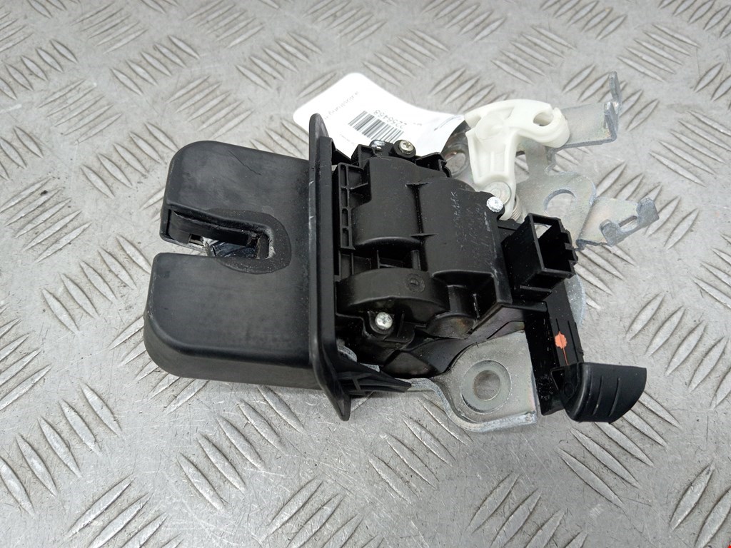 Замок багажника (крышки двери) AUDI A6 C7 2011-2018