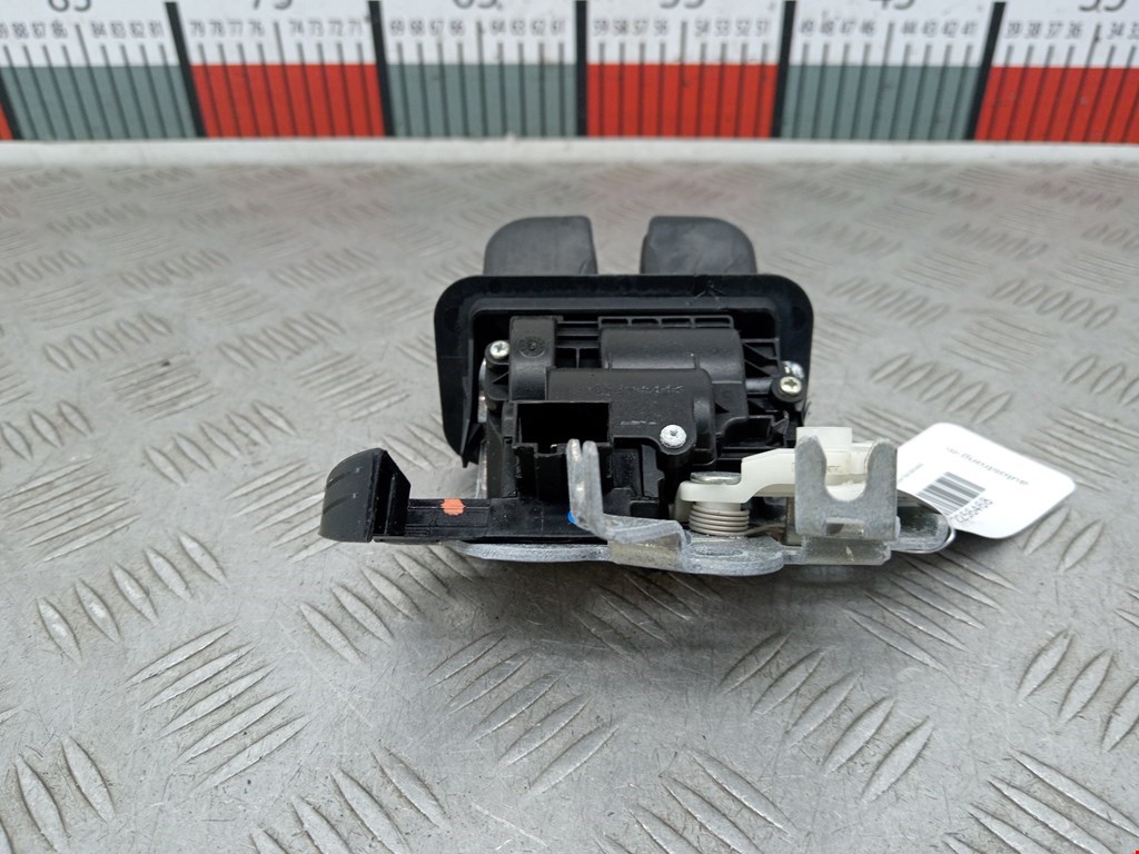 Замок багажника (крышки двери) AUDI A6 C7 2011-2018