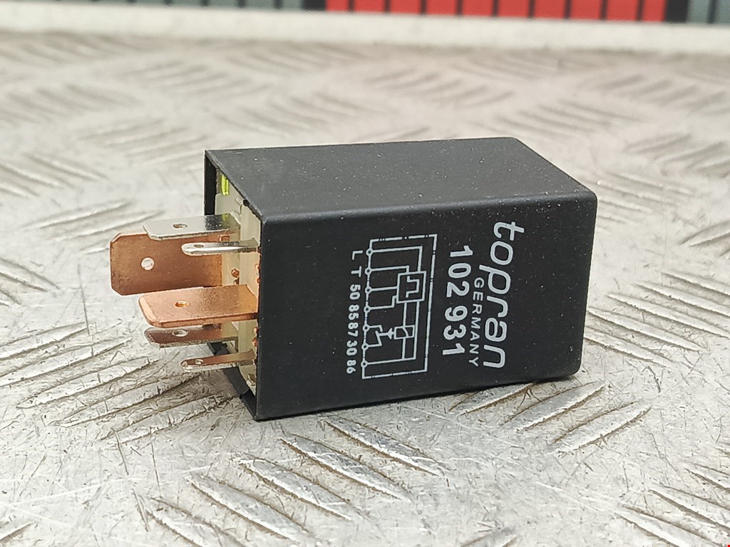 Реле свечей накала VOLKSWAGEN Passat B4 1993-1997