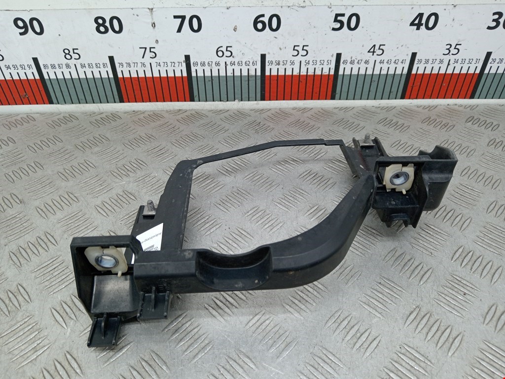 Кронштейн (крепление) фары правый BMW 5-Series (E60/E61) (2003-2010)