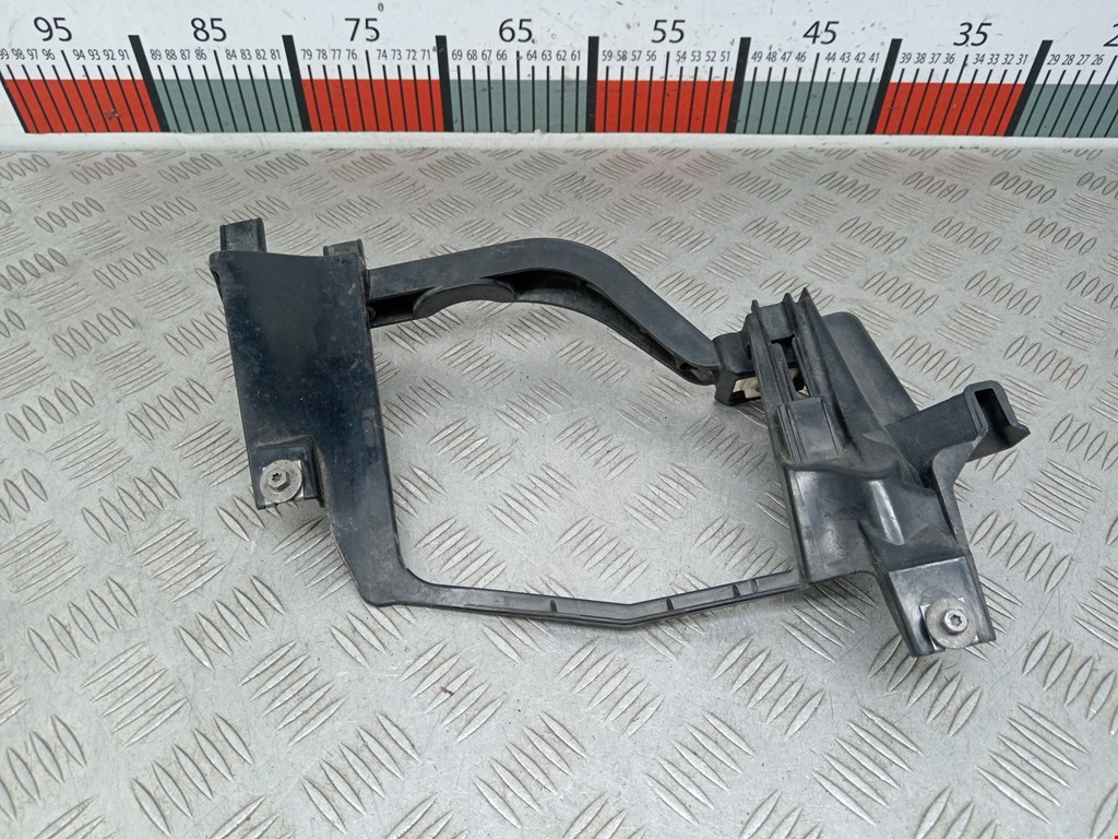 Кронштейн фары правый BMW 5er 5 серия E60/E61 2003-2010