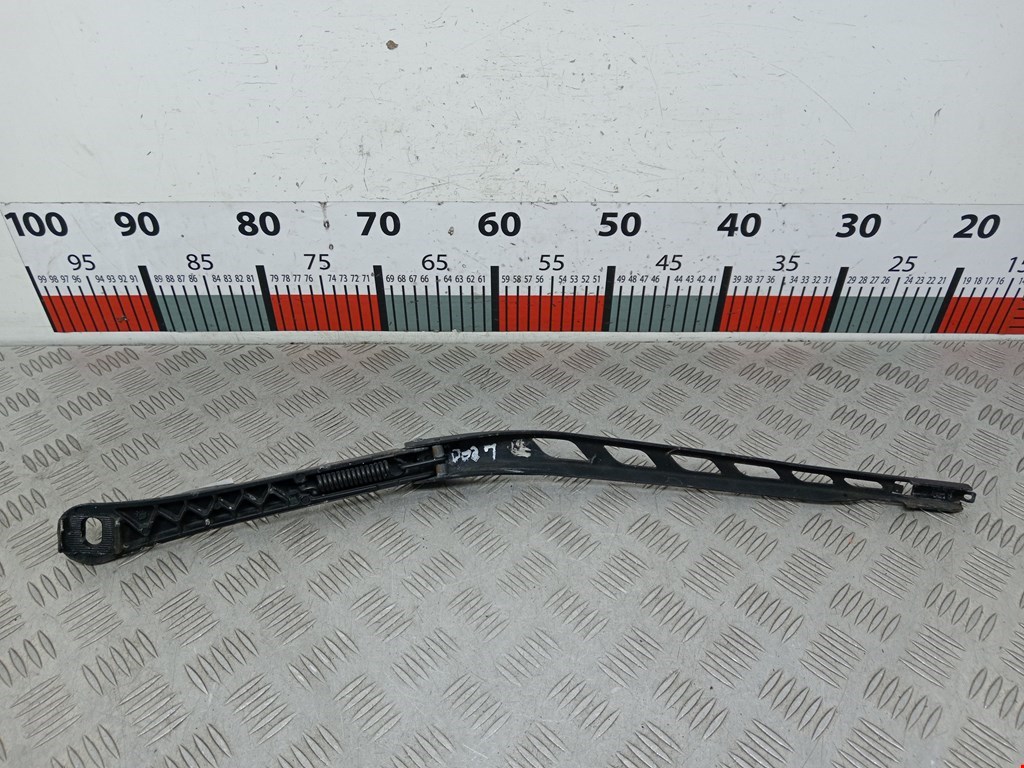 Поводок дворников передний левый/ правый BMW 5er 5 серия E60/E61 2003-2010