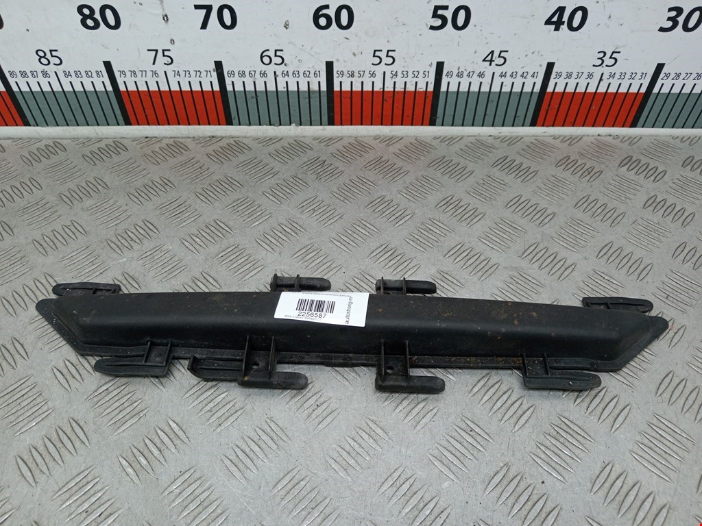 Крышка корпуса салонного фильтра BMW 5-Series (E60/E61) (2003-2010)