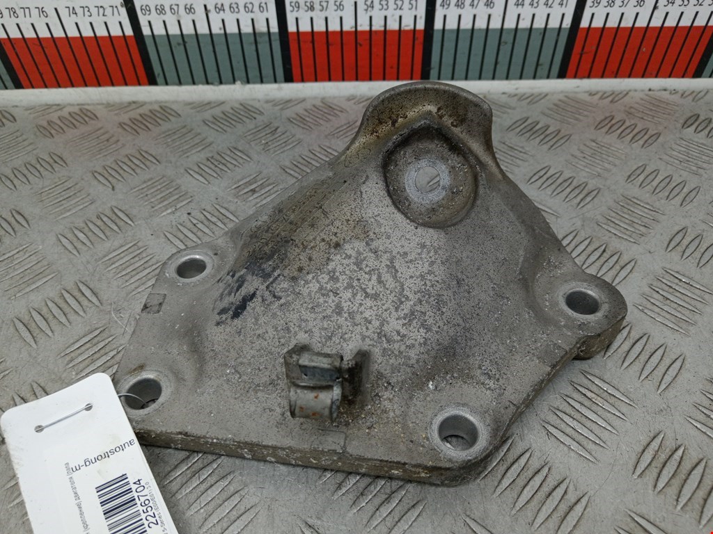 Кронштейн (крепление лапа) двигателя BMW 5-Series (E60/E61) (2003-2010)