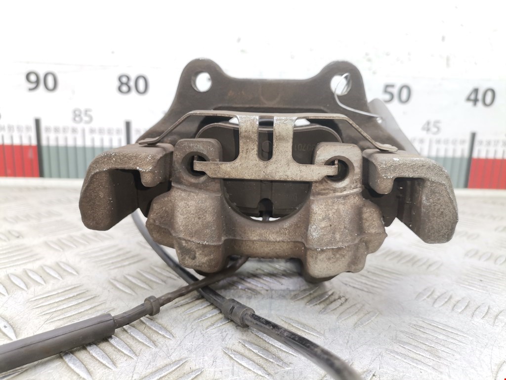 Суппорт задний правый BMW 3er F30/F31/F80 2011-2019