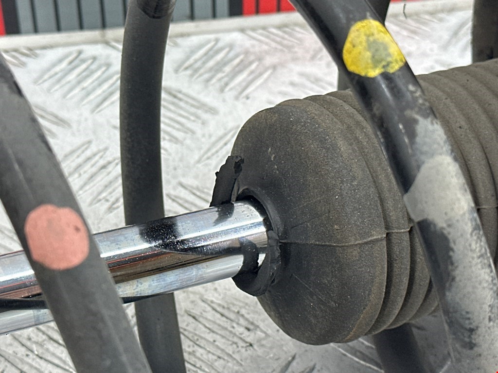 Амортизатор передний правый MITSUBISHI ASX 2010-н.в.